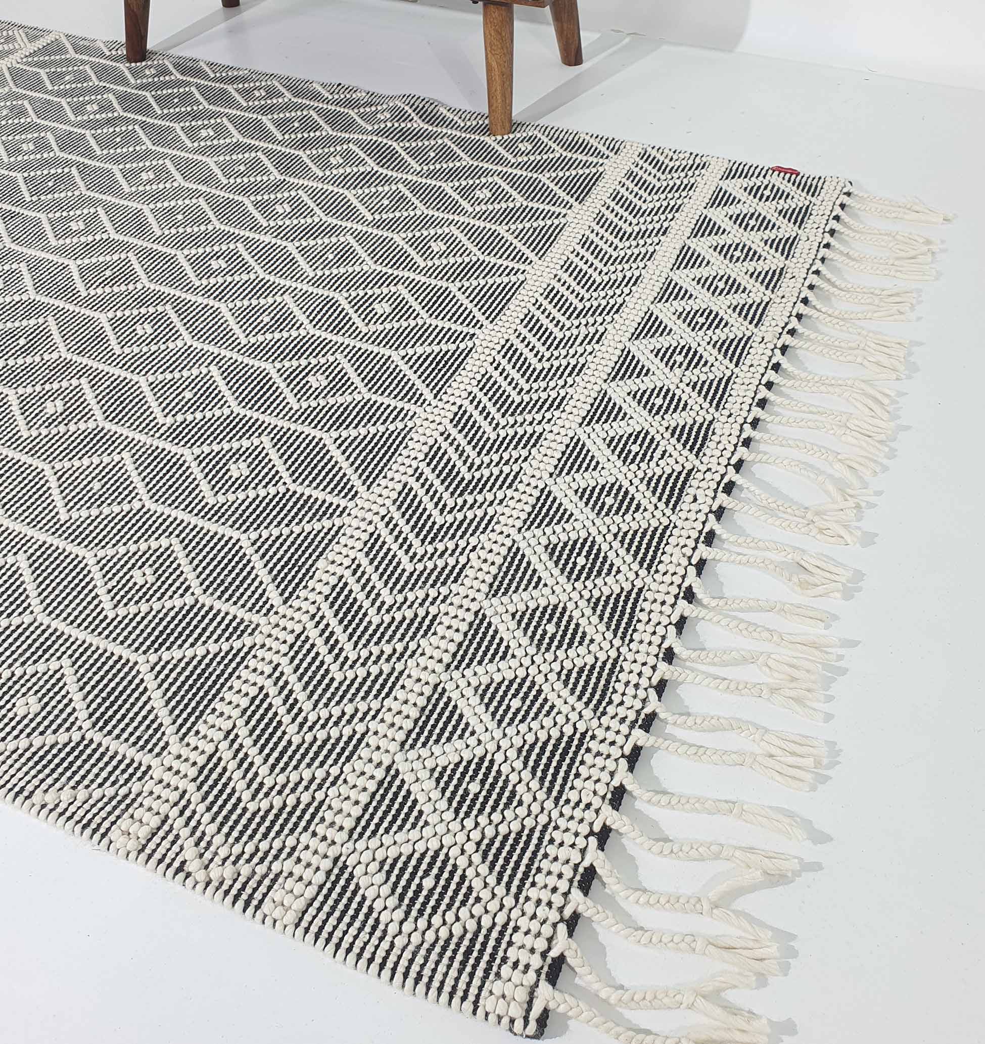 Handcrafted Black & Natural Color Wool & Cotton Woven Rug - SRN 018 (200x300cm) by Ramsha Home Handcrafted black and natural color wool and cotton woven rug SRN 018 (200x300cm) by Ramsha Home