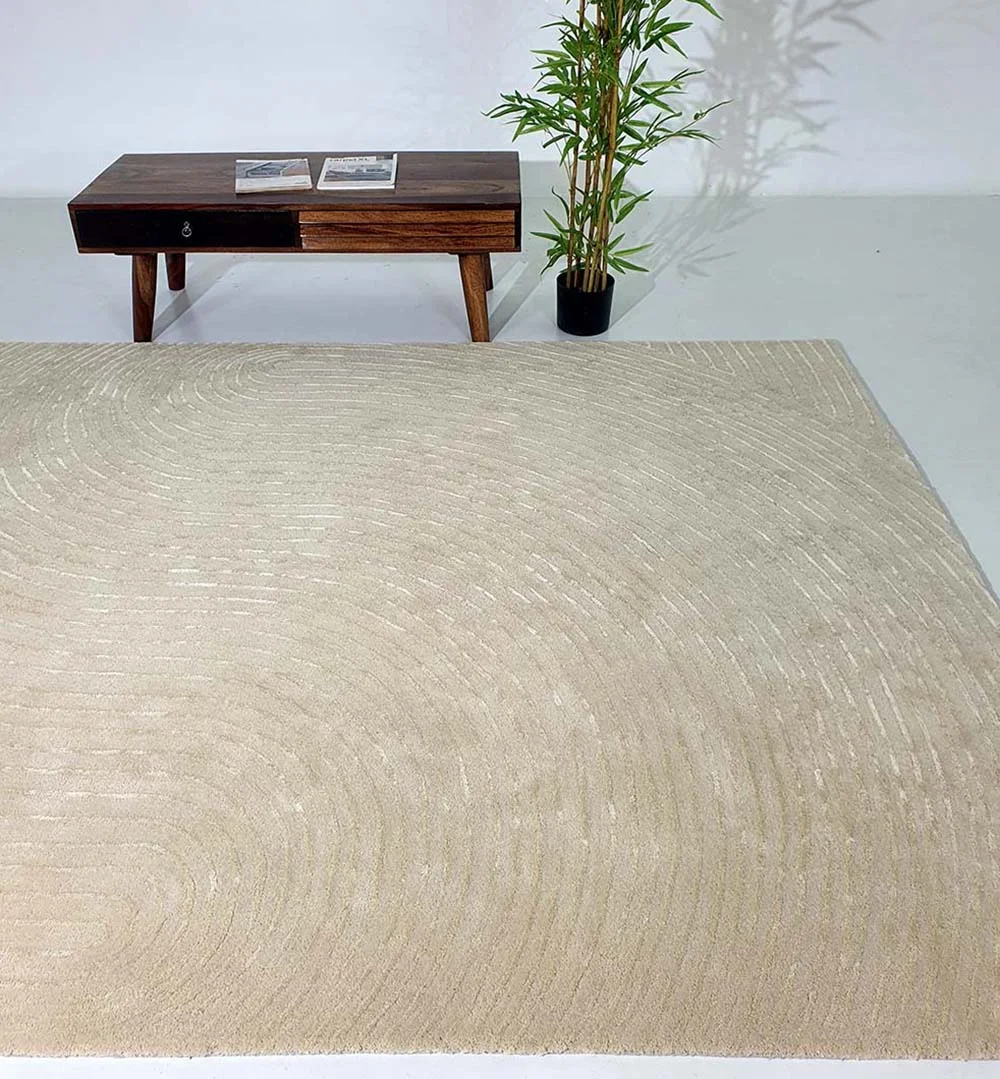 Luxurious Hand Tufted Rug — Comfort & Timeless Elegance Luxurious hand tufted rug with elegant design and soft texture