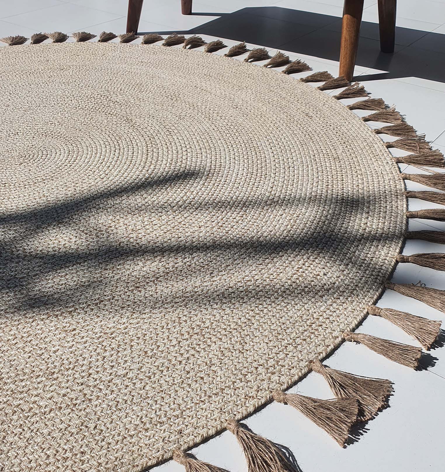 Closeup Image with Backside Detail of Braided Rug BR-082 - Ramsha Home Stunning Handmade Jute Floor Round Braided Rug - BR 082 (150cm)