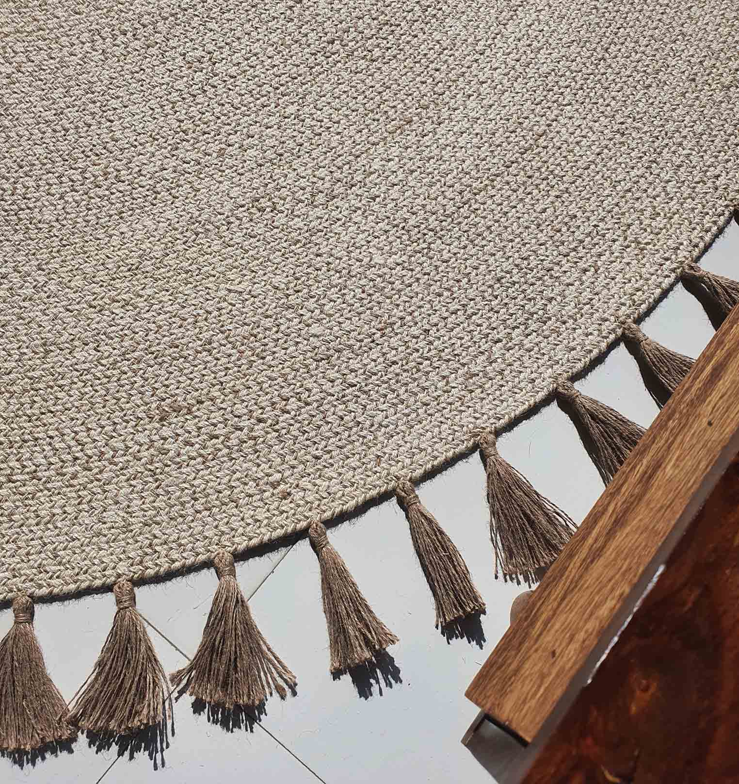 Side Closeup View of Braided Rug BR-082 - Ramsha Home Detailed Side Closeup of Braided Rug BR-082 - Ramsha Home