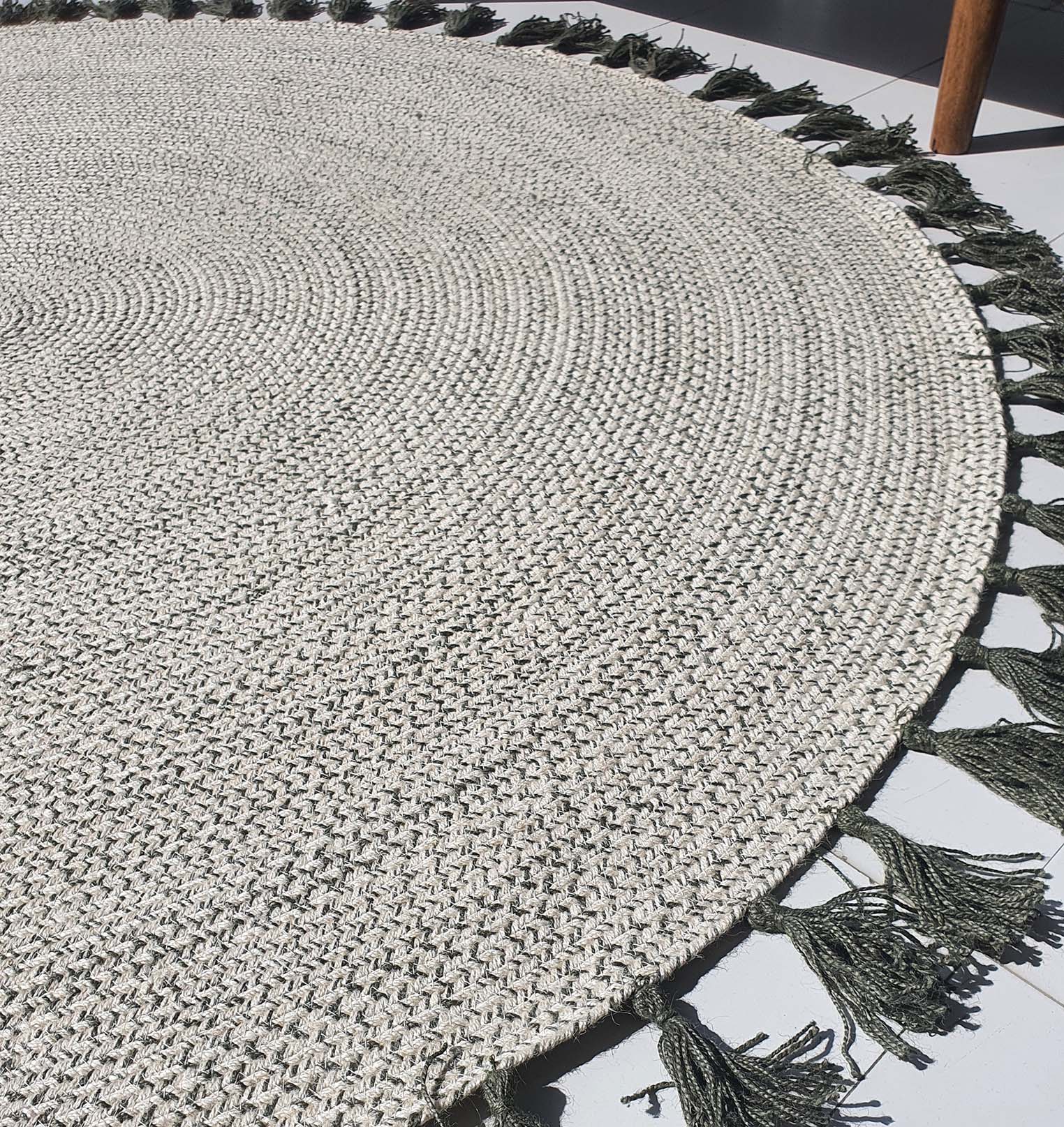 Side Close-up of Green and White Braided Circular Rug - Ramsha Home Side Close-up of Green and White Braided Circular Rug - Ramsha Home