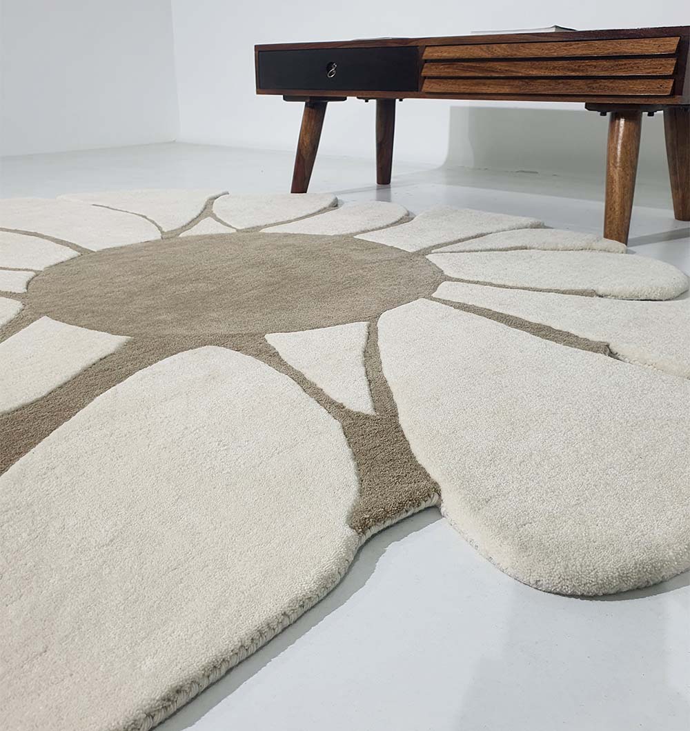 Sideways Closeup of Hand Tufted Multi Color 200 cm Round Rug with Design Number HTW-58 by Ramsha Home Sideways Closeup of Hand Tufted Multi Color 200 cm Round Rug with Design Number HTW-58 by Ramsha Home