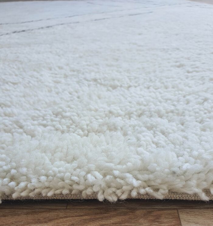 Close-up Side View of Ramsha Home Rectangle Soft Shaggy Rug SG-07 in Grey & White