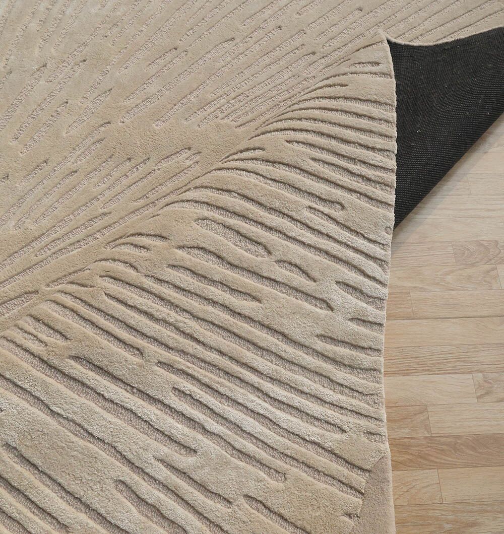 Handmade Rug – Artisan Craft, Comfort & Lasting Charm Handmade rug highlighting exquisite weaving, artisanal craftsmanship, and timeless elegance