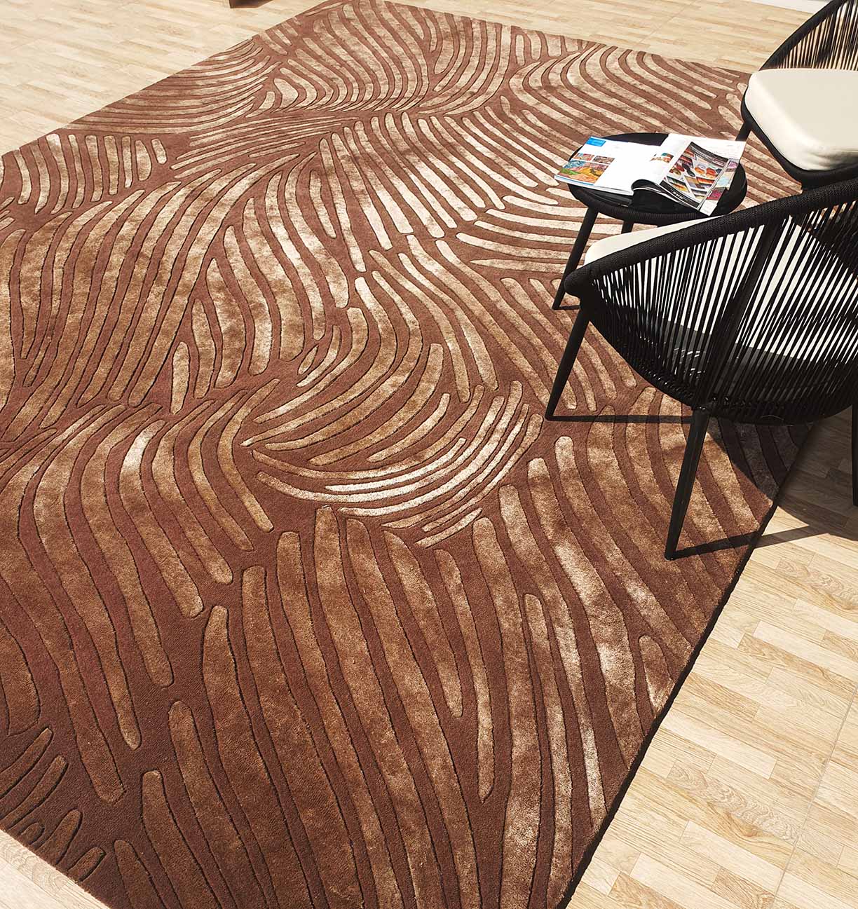 Eye-catching Handcrafted Rug with Unique Design HTWV-79 by Ramsha Home Eye-catching Handcrafted Rug with Unique Design HTWV-79 by Ramsha Home