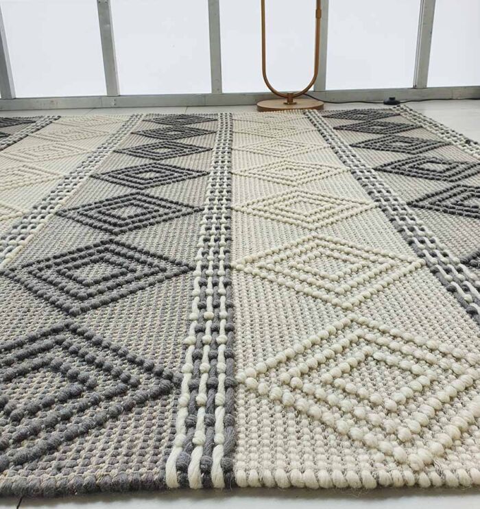 Handcrafted natural wool and cotton woven rug - SRN 003 (250x350cm) by Ramsha Home