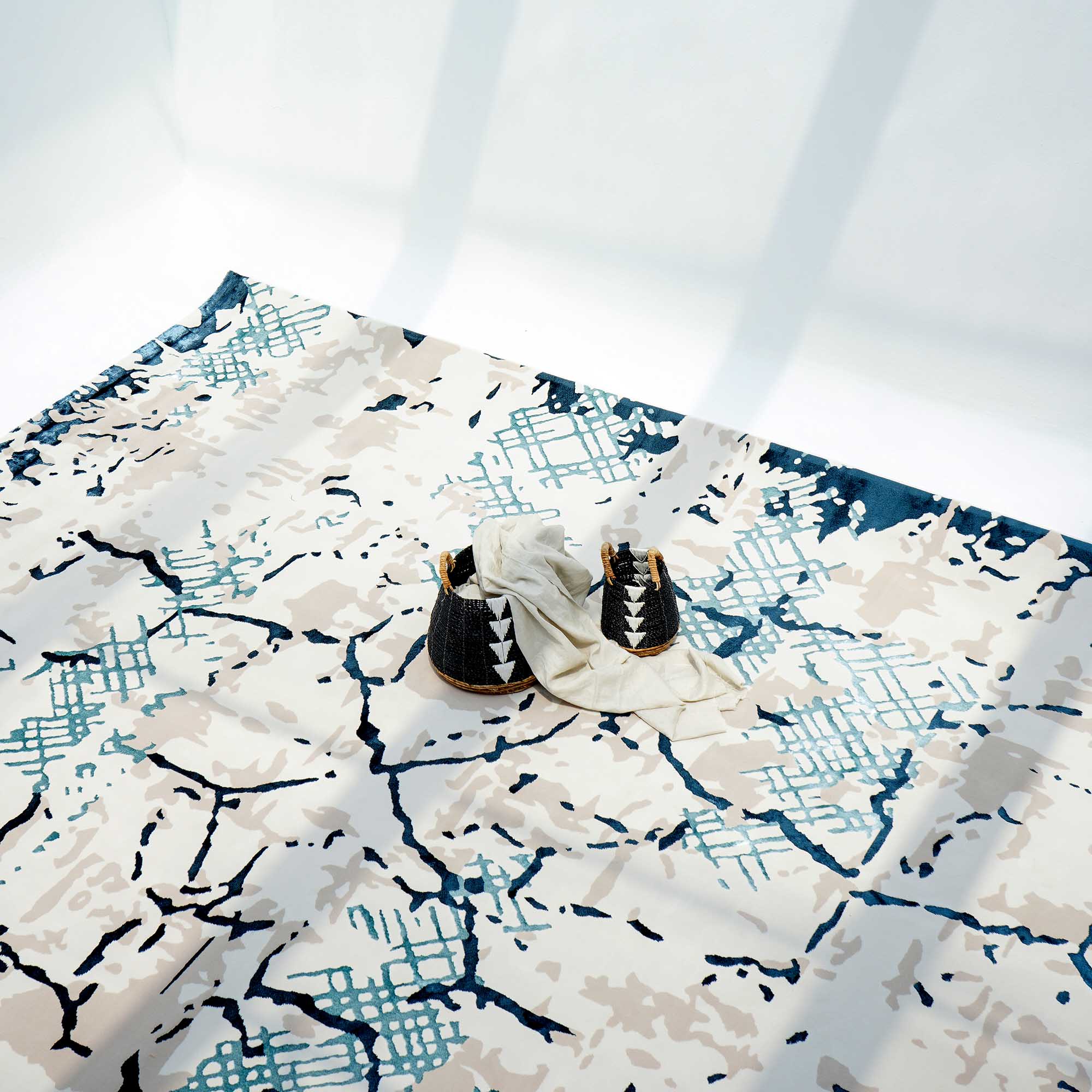 Premium Rug – Perfect Choice for Living Rooms Elegant rug for modern living room décor