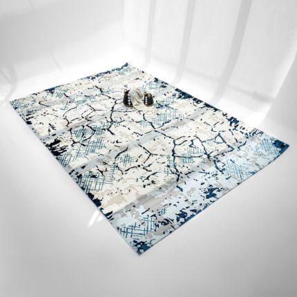 Elegant rug for modern living room décor
