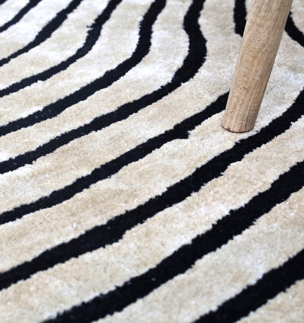 Handmade Rugs – Artistic Craft, Comfort & Lasting Beauty Handmade rug showcasing exquisite craftsmanship, artistic design, and timeless elegance