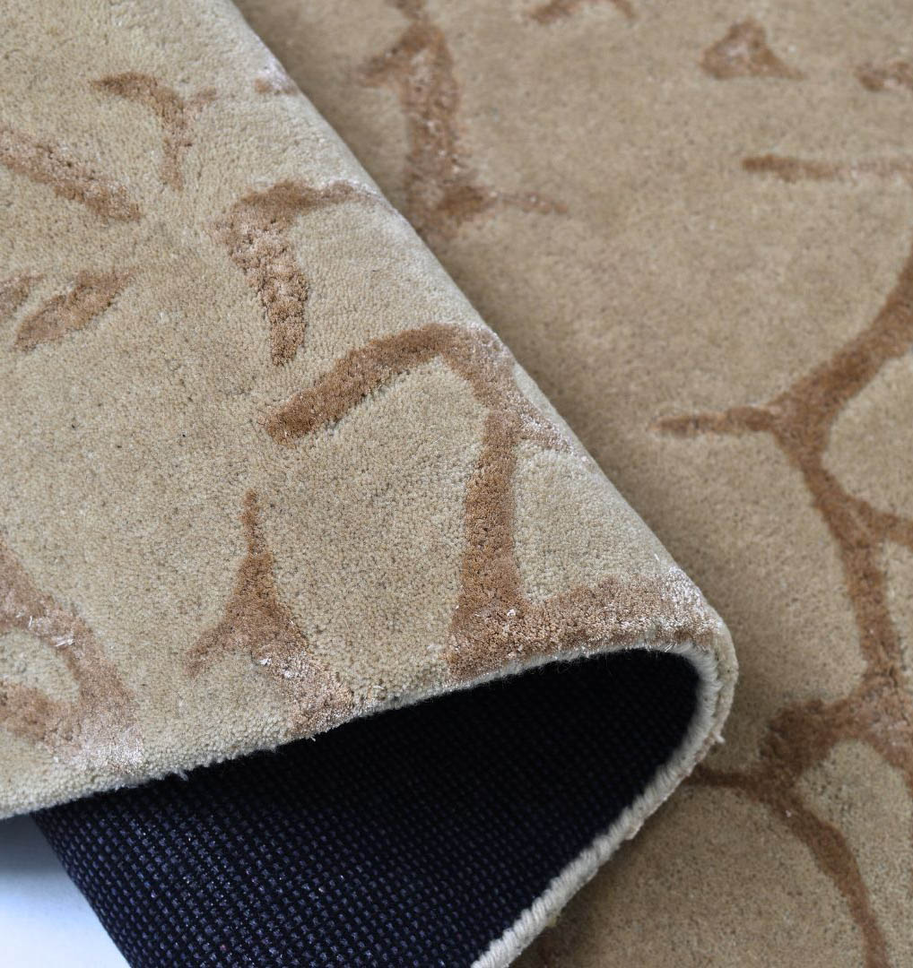 Hand Tufted Rug – Elegance, Comfort & Lasting Beauty Elegant hand tufted rug showcasing comfort and timeless artistry