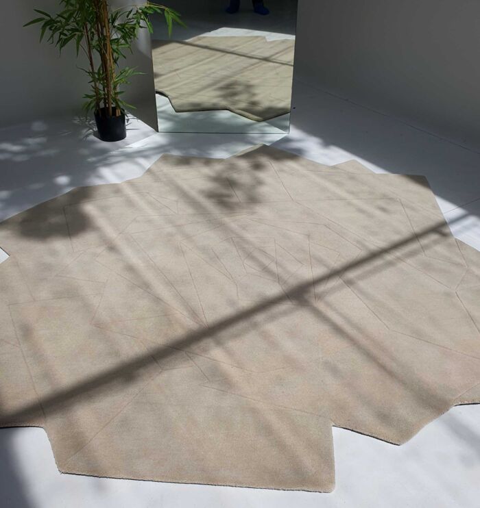 Stunning Off White Color Flower Shape Decor Handmade Rug - HTW 77 (200 cm)