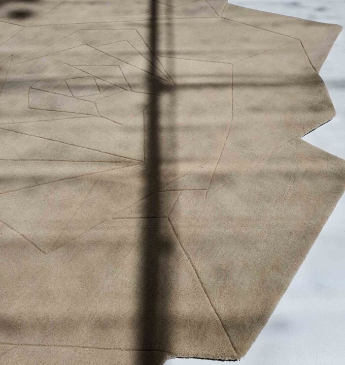 Stunning Off White Color Flower Shape Decor Handmade Rug - HTW 77 (200 cm)