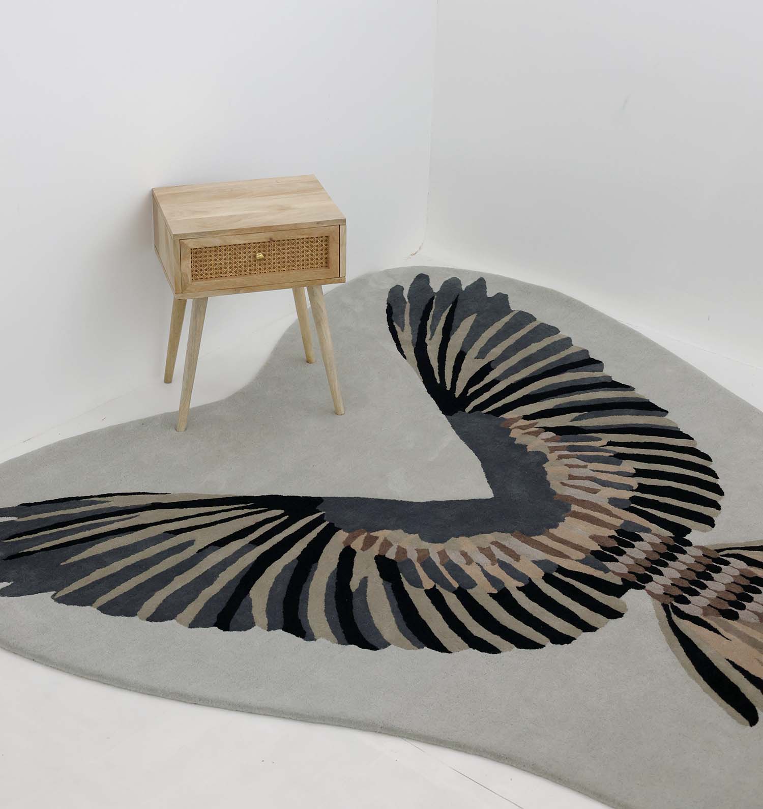 Handmade Rug – Classic Elegance & Comfort Handmade rug highlighting traditional weaving, timeless artistry, and refined craftsmanship