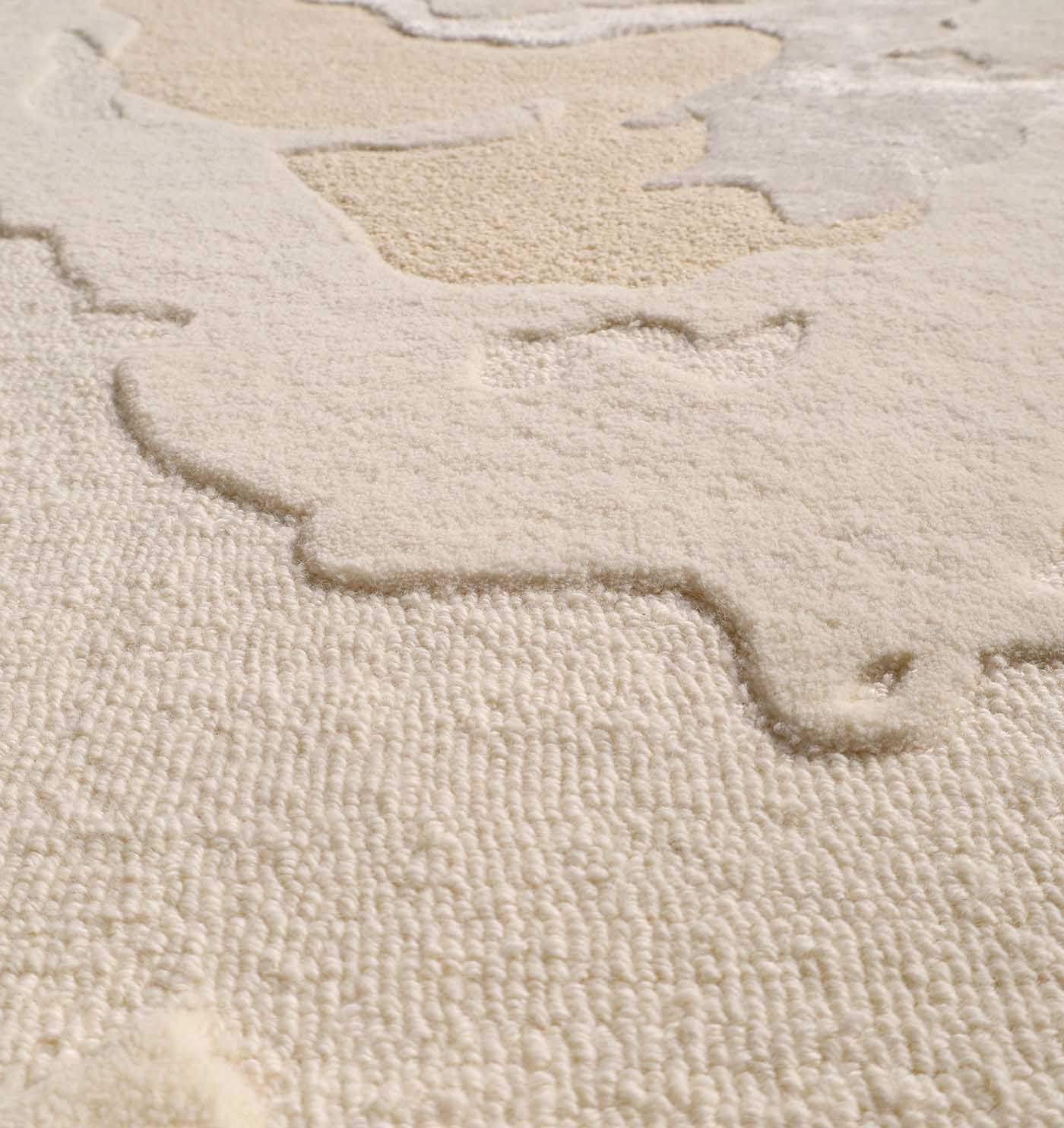 Luxurious Hand Tufted Rug — Style, Softness & Durability Hand tufted rug featuring luxury finish and premium craftsmanship