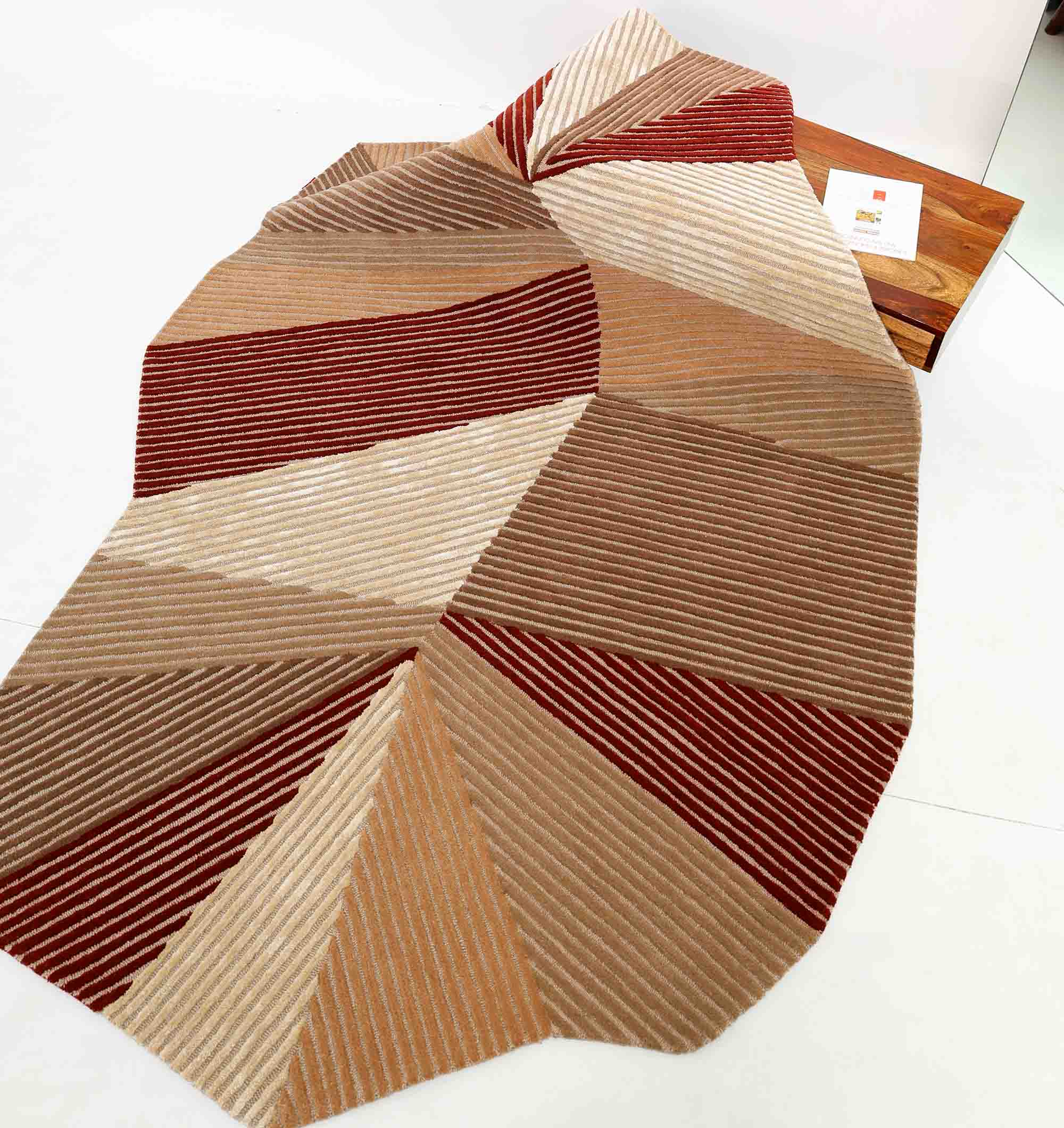 Multi Color Wool & Tencil Decor Rug - HTWV 86 (200x300 cm) Stunning Multi Color Wool, Tencil & Cotton Decor Handmade Rug - HTWV 86 (200x300cm)