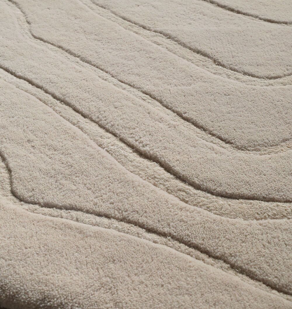 Handmade Rugs – Artistic Craft, Comfort & Durability Handmade rug highlighting artistic weaving, refined craftsmanship, and timeless elegance.
