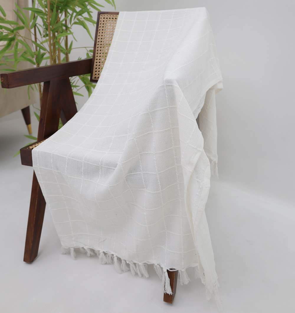Designer Throws & Throw Pillows Dubai – Home Décor UAE | Ramsha Home Designer throw pillows and blankets UAE – Ramsha Home رمشا المنزل