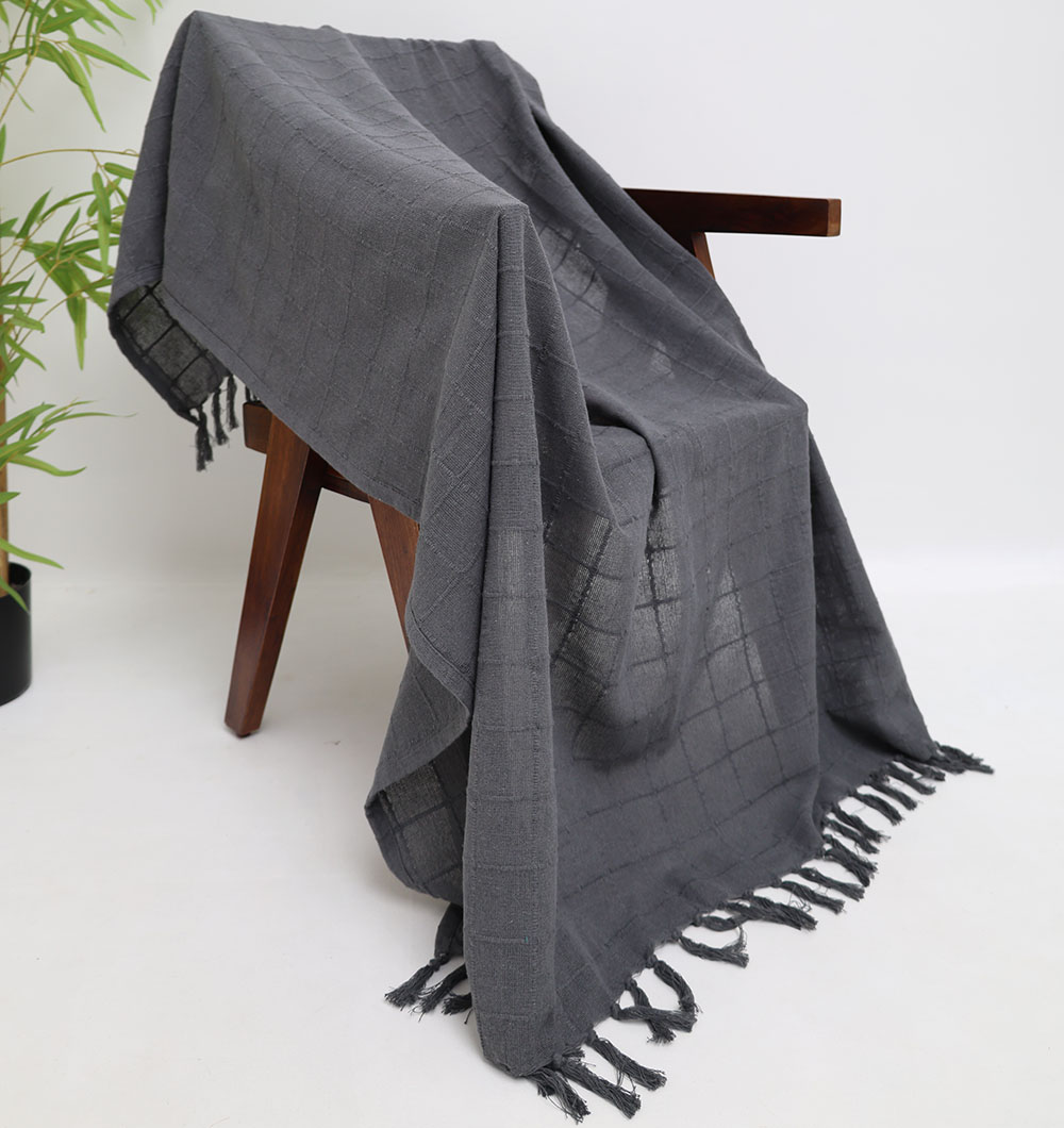 Luxury Throw Blankets Dubai – Cozy Home Accessories | Ramsha Home Luxury throw blanket collection UAE – Ramsha Home رمشا المنزل