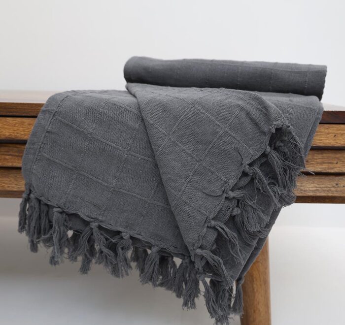 Luxury throw blanket collection UAE – Ramsha Home رمشا المنزل