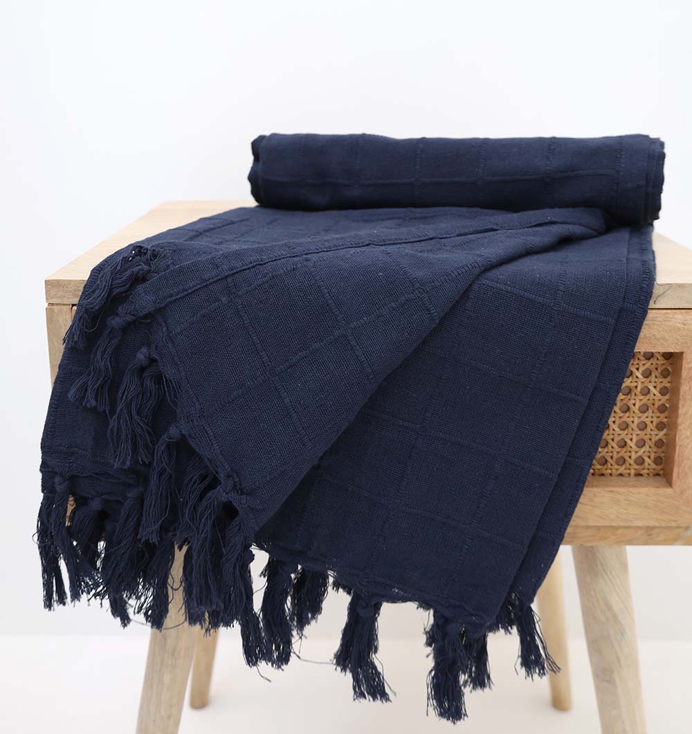 Bed Throws & Throw Blankets Dubai – Bedroom Decor UAE | Ramsha Home Designer bed throw blanket UAE – Ramsha Home رمشا المنزل