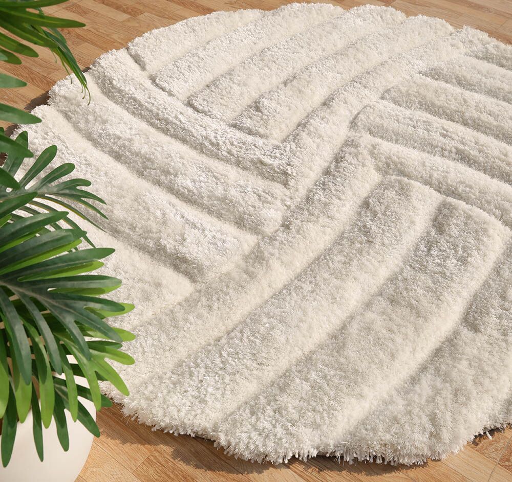 Shaggy Rugs Dubai Plush Handmade Rugs and Carpets Online UAE Luxury shaggy rug for cozy interiors, handmade rugs Dubai, outdoor rugs, and dining table rugs