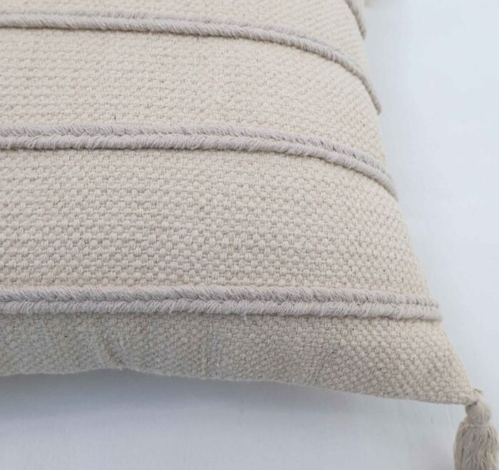 Natural color decorative tassel cushion with soft fabric