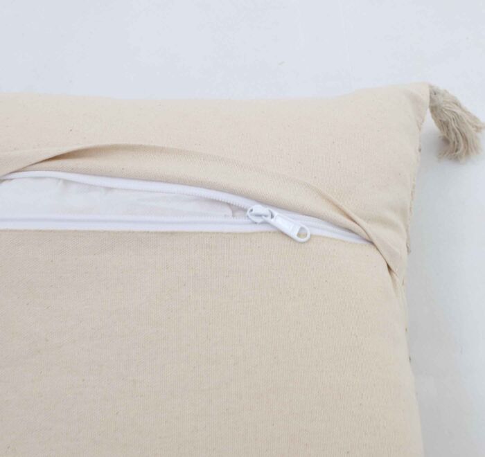 Natural color decorative tassel cushion with soft fabric