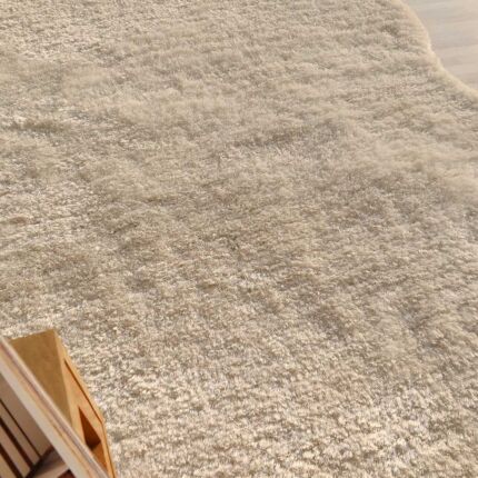 Plush shaggy rug for cozy flooring, handmade rugs Dubai, dining table rugs, and outdoor rugs