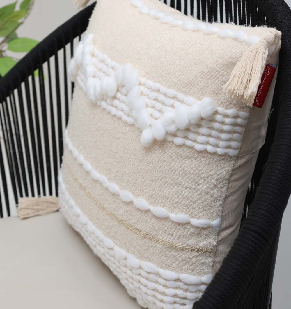 Decor Cushion – Stylish Comfort for Modern Living Decor cushion with soft fabric, stylish design, and cozy comfort for home interiors.