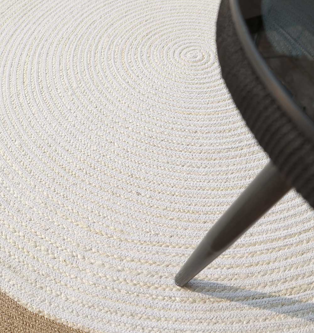 Round Jute Rug – Modern Circle Rug for Home UAE Natural round jute rug with modern circle design, perfect for home UAE décor and stylish living spaces.