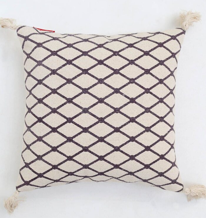 Soft and stylish sofa cushions, bed cushions, seat cushions, and car cushions from Ramsha Home in Dubai, UAE.