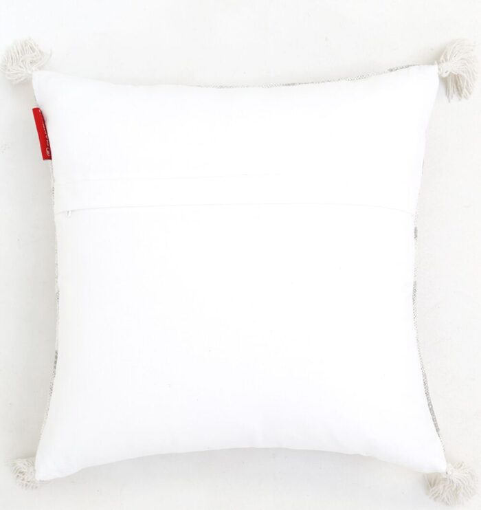 Decorative and comfortable cushions for sofas, beds, outdoor areas, and cars from Ramsha Home in Dubai, UAE.