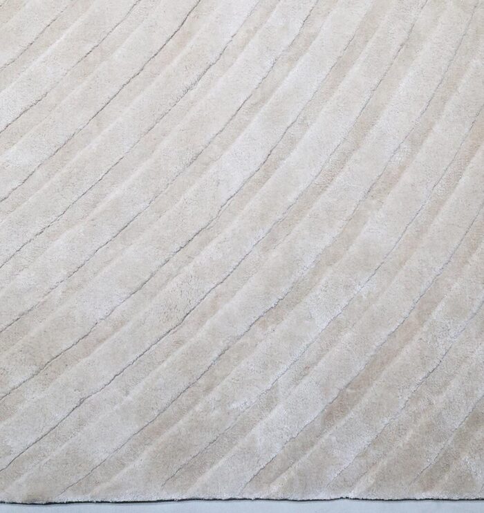 Handmade modern large rug for living room, tufted rug UAE, home decor
