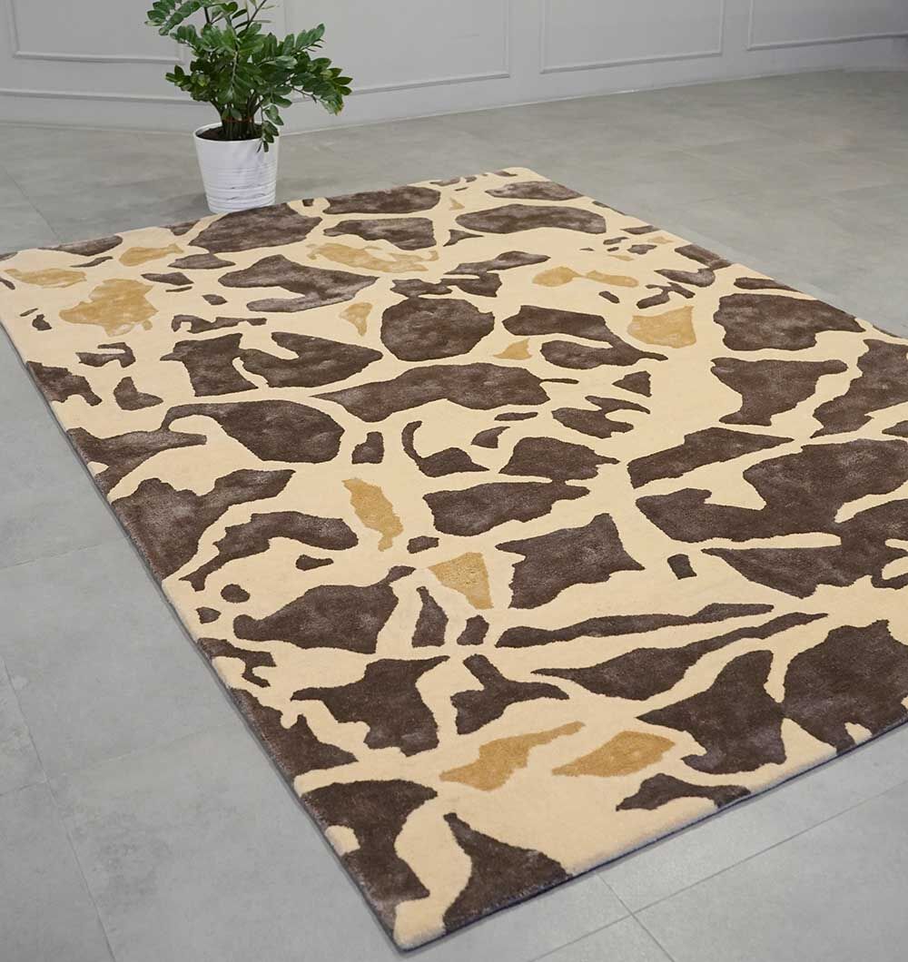Handmade Dubai Rug | Large Modern Tufted Carpet for Living Room Upgrade your interiors with this stylish handmade rug from Dubai. Designed as a big living room carpet, it combines modern aesthetics with premium tufted craftsmanship. Soft underfoot and built to last, this large rug is one of the best choices in UAE for creating a warm and sophisticated home atmosphere.