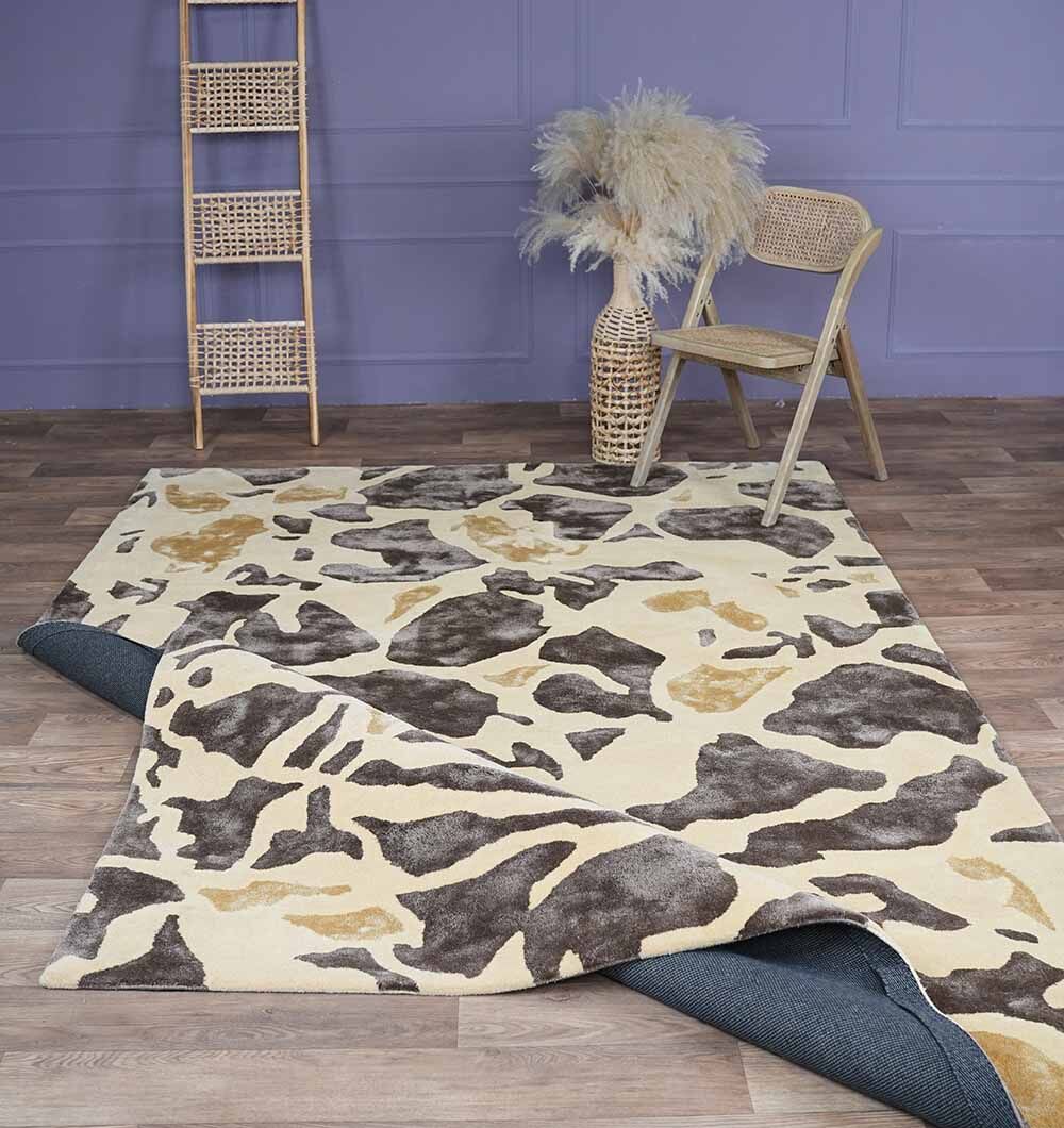 Handmade Dubai Rug | Large Modern Tufted Carpet for Living Room Upgrade your interiors with this stylish handmade rug from Dubai. Designed as a big living room carpet, it combines modern aesthetics with premium tufted craftsmanship. Soft underfoot and built to last, this large rug is one of the best choices in UAE for creating a warm and sophisticated home atmosphere.