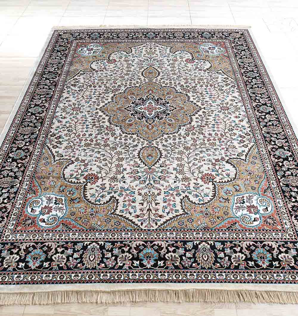 Machine Made Rug – Durable Elegance for Everyday Living Upgrade your space with the durability and elegance of this machine-made rug.