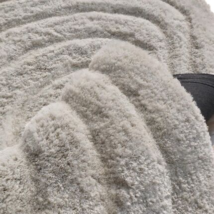 Soft shaggy shape rug designed for living rooms, offering cozy comfort, modern style, and long-lasting quality.