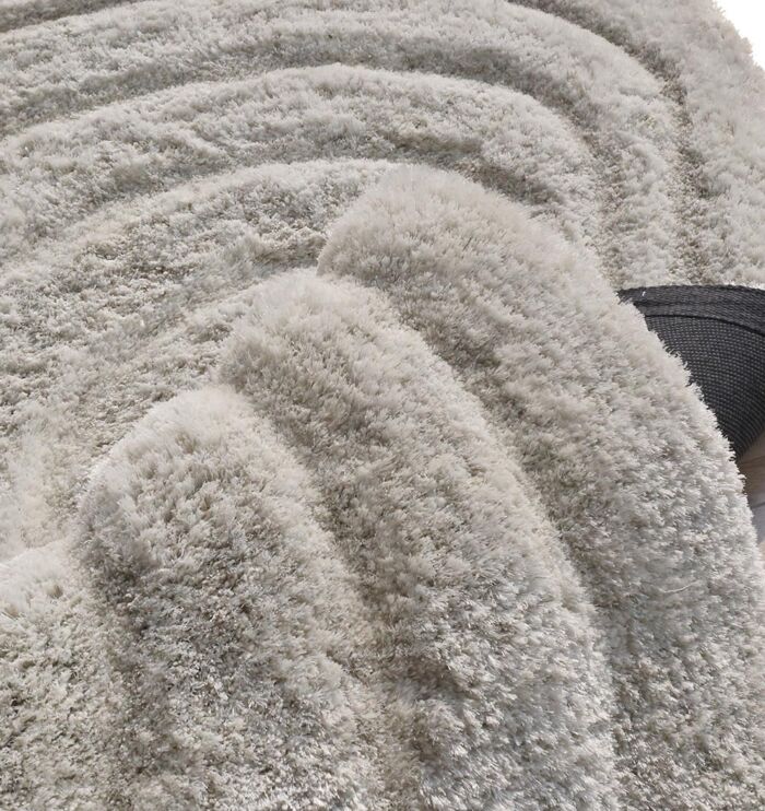 Soft shaggy shape rug designed for living rooms, offering cozy comfort, modern style, and long-lasting quality.