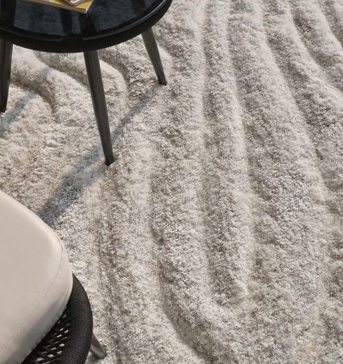 Soft shaggy shape rug designed for living rooms, offering cozy comfort, modern style, and long-lasting quality.