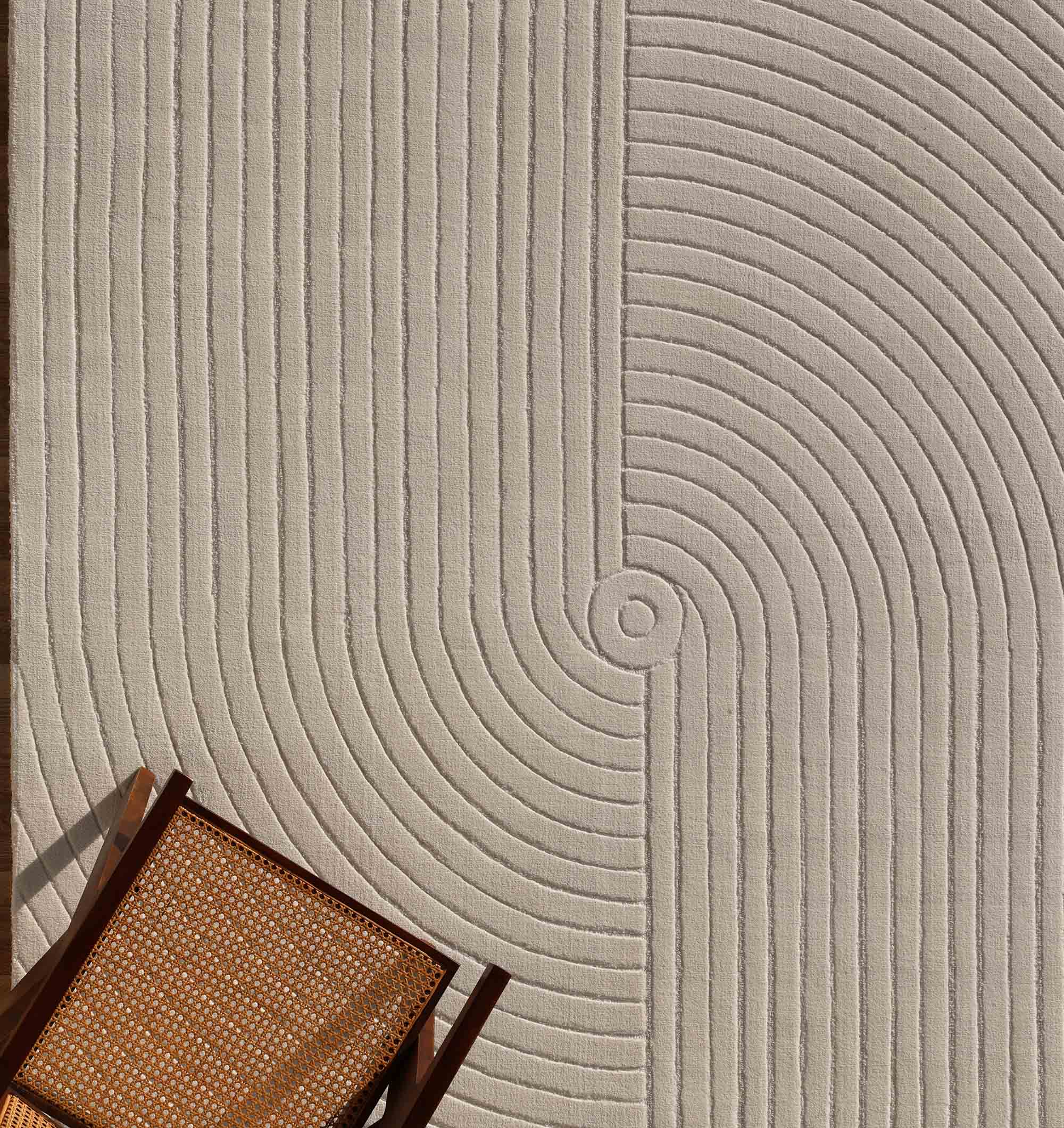 Carpets Dubai – Modern, Vintage & Silk Carpet Collection for Home Décor Modern carpet for living room and bedroom, designed with elegant patterns and durable quality for home décor in Dubai.