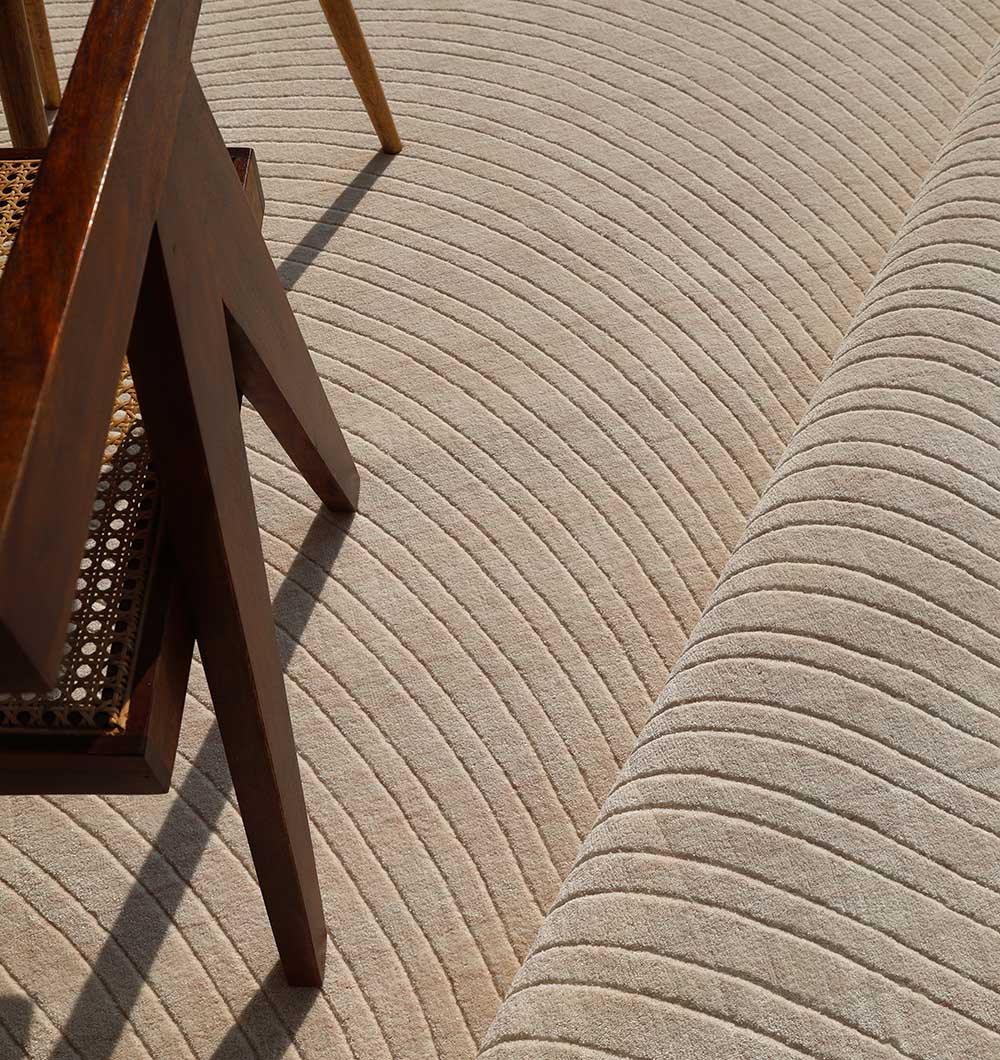 Carpets & Rugs Dubai – Buy Modern Rugs, Bedroom Rugs, Tufted Carpets & Traditional Rugs UAE Cozy throw blankets and sofa throws with soft textures, perfect as bed throws and decorative throw pillows.