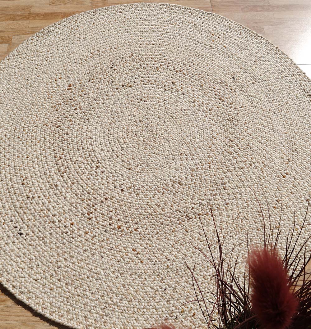 Round Carpets Dubai – Jute Rugs, Modern Carpet Designs & Home Carpets Round jute carpet for living room and bedroom, designed in a modern carpet style to suit home décor in Dubai.
