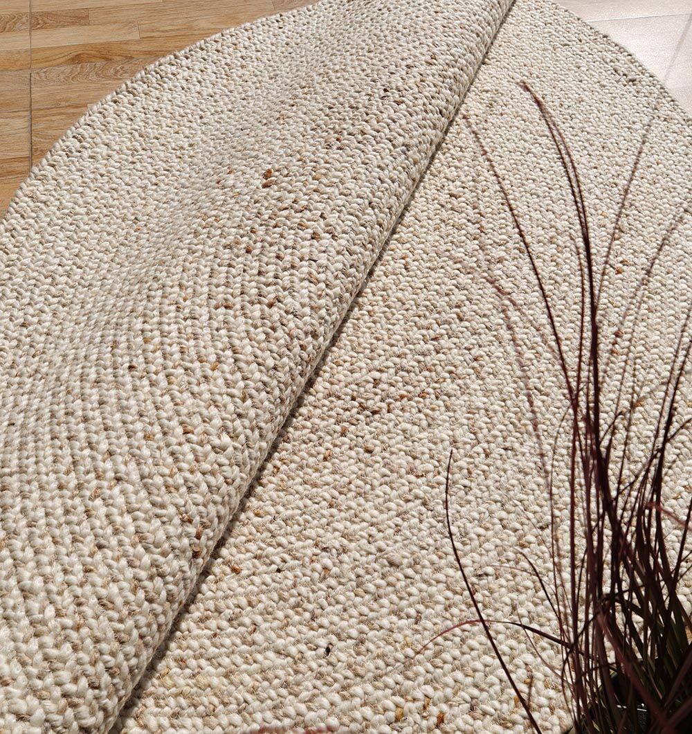 Round Carpets Dubai – Jute Rugs, Modern Carpet Designs & Home Carpets Round jute carpet for living room and bedroom, designed in a modern carpet style to suit home décor in Dubai.