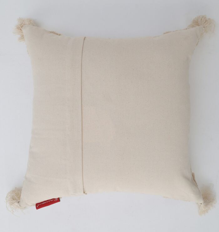 Soft decorative cushions and cushion covers for sofa, bed, floor seating, and outdoor use in Dubai.