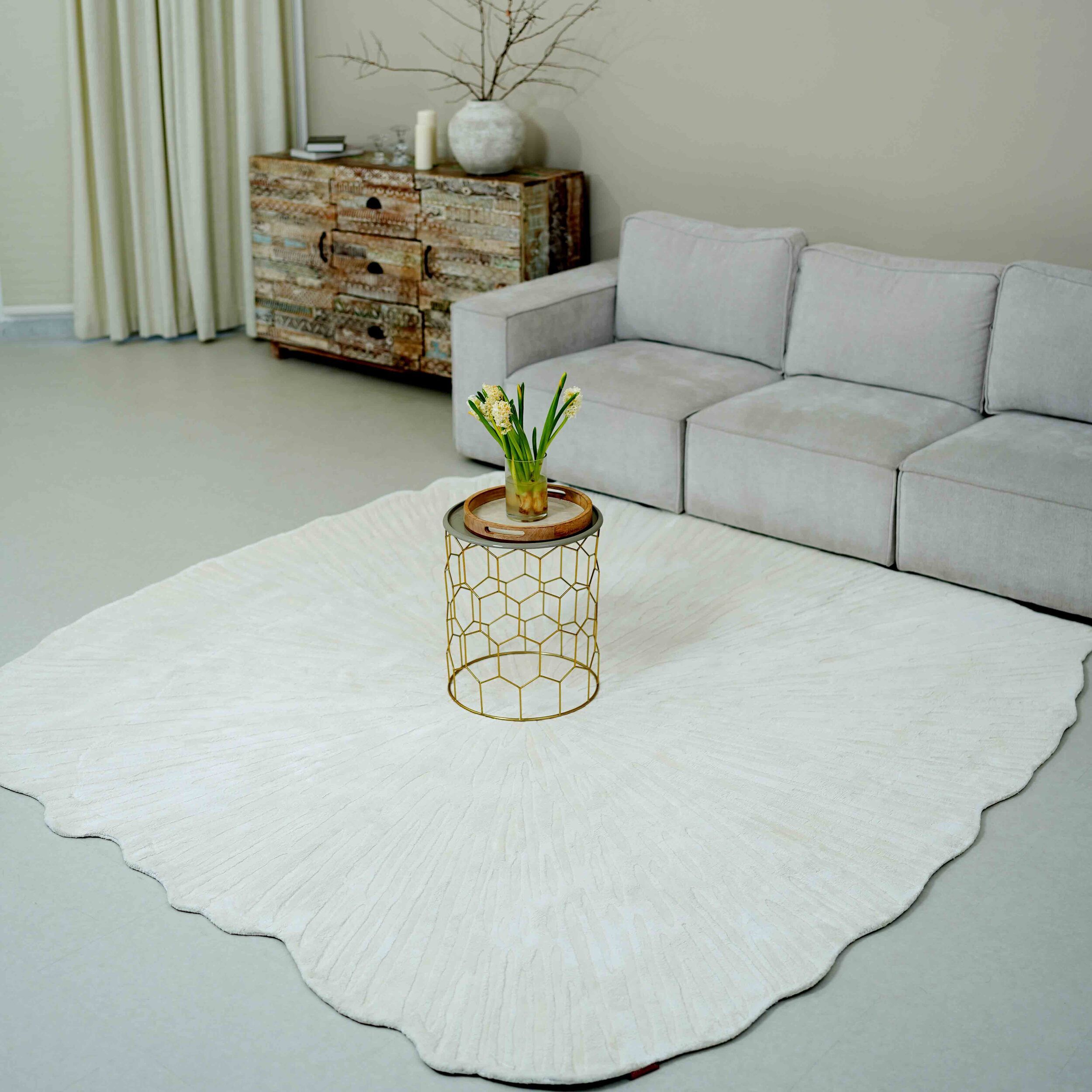 Best Handmade Rugs Dubai – Modern Living Room & Bedroom Carpets UAE Luxurious handmade Dubai rugs collection with modern designs, big rugs for living room, tufted bedroom carpets, and stylish rugs UAE for home décor.