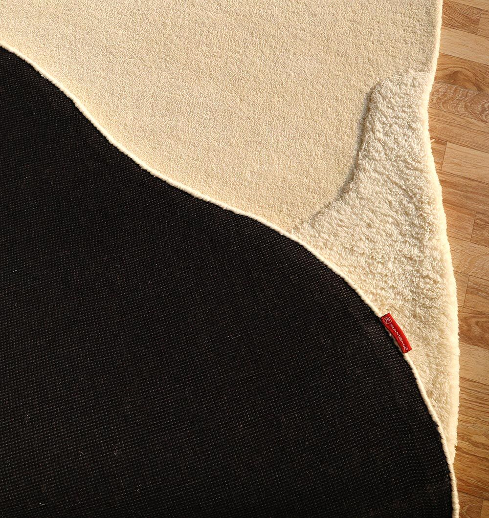 Buy Carpets & Rugs in Dubai – Modern Rugs, Bedroom Rugs, Tufted Carpets & Traditional Designs Stylish carpet for living room and bedroom, featuring modern rugs, tufted rugs, and traditional rugs in Dubai UAE.