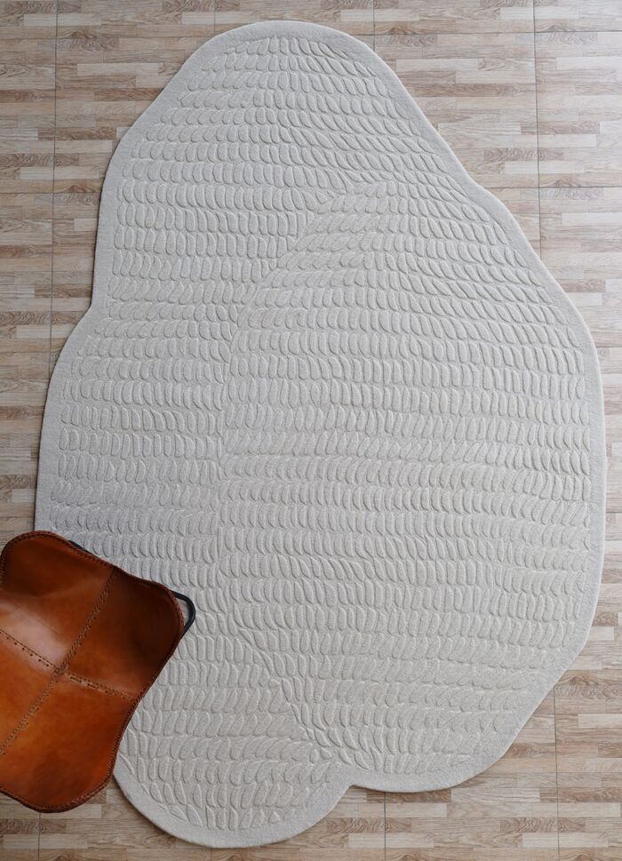 Stylish modern carpet for living room and bedroom, available in Dubai and UAE with options in silk carpets, runner rugs, and traditional rugs for sale.