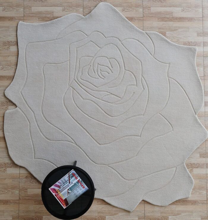 Elegant modern carpet for living room and bedroom in Dubai, stylish design with durable texture for home décor.