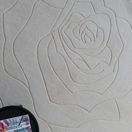 Elegant modern carpet for living room and bedroom in Dubai, stylish design with durable texture for home décor.