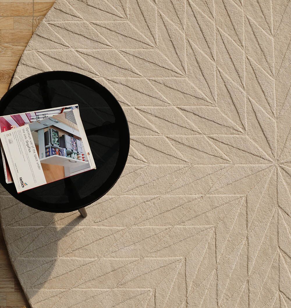 Luxury Carpets Dubai – Modern, Vintage & Arabic Carpet Collection for Homes Elegant modern carpet for living room and bedroom in Dubai, stylish design with durable texture for home décor.